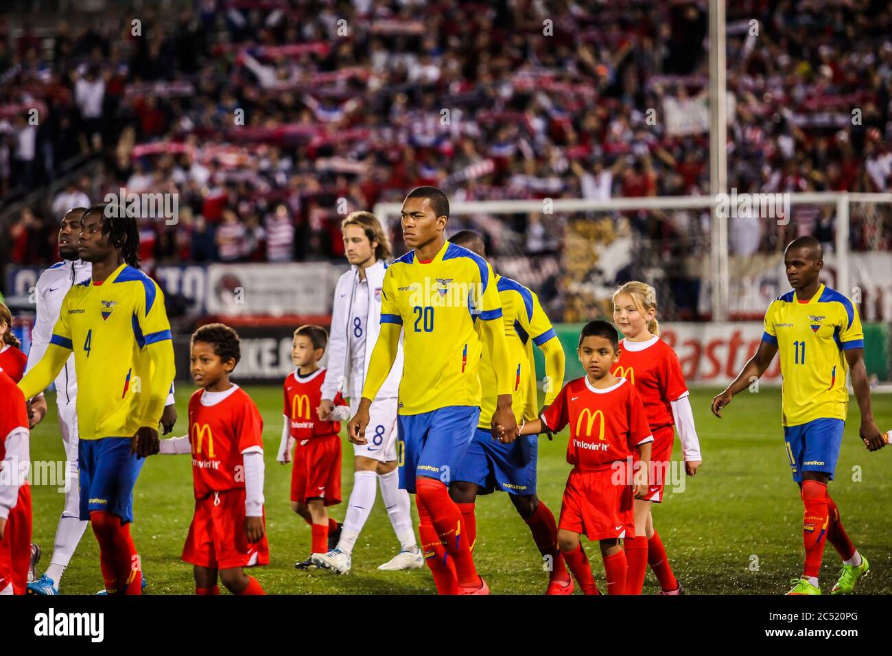 HARTFORD - OKTOBER 10: Eröffnungszeremonie`s Rentschler Field Stadion vor dem Fußballspiel zwischen US Men Nationalmannschaft gegen Ecuador, am 10. Oktober 2014, Stockfoto